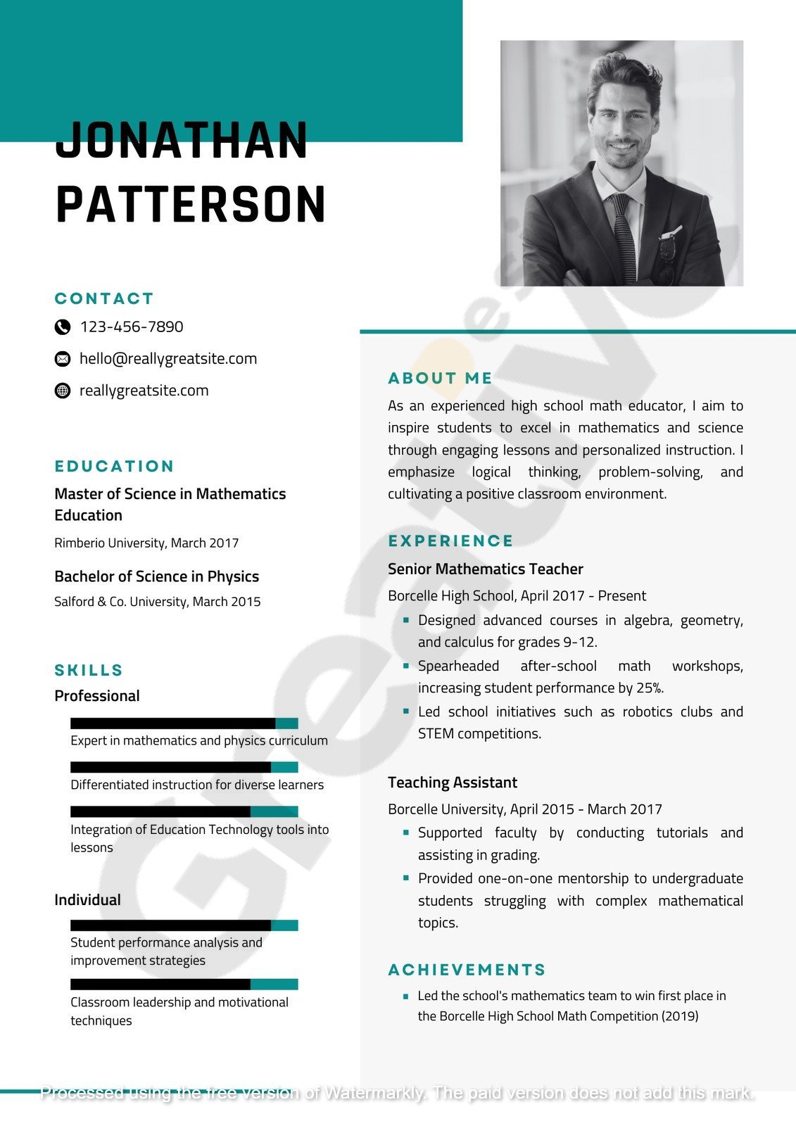 Resume white and blue modern simple minimalist creative teacher letter